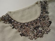 Pull en cachemire brodé de perles, cannetilles et paillettes