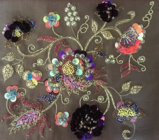 Broderie de boléro haute couture réalisée pendant une formation